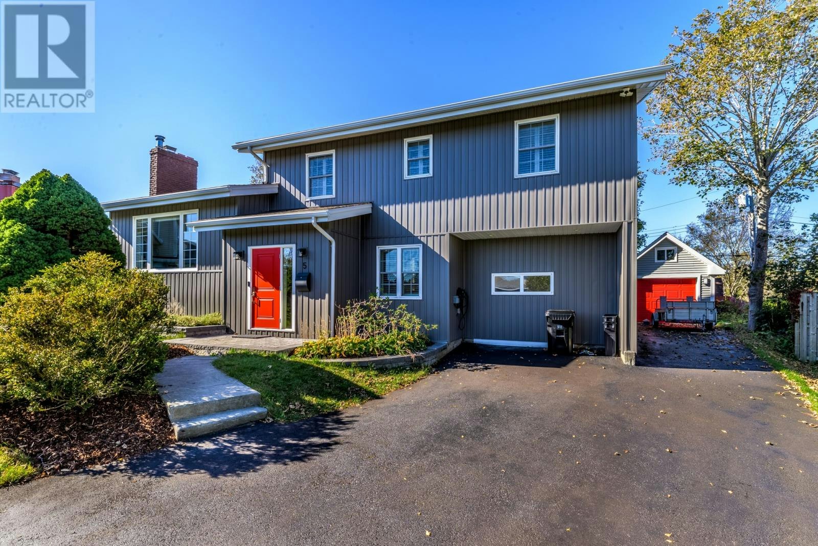 5 Labrador Place, St Johns, NL, A1A 3S3