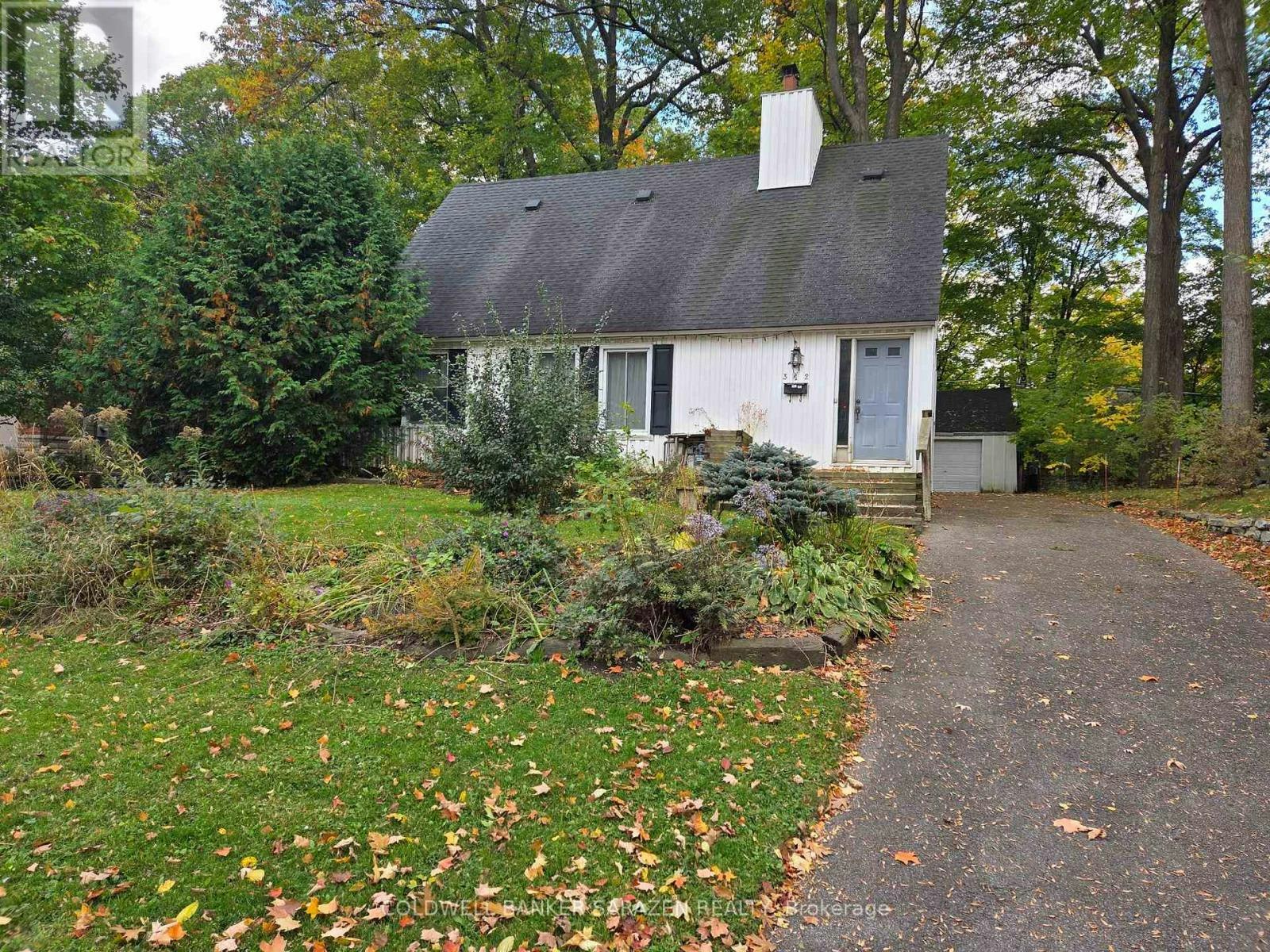 312 Cunningham Avenue E, Ottawa, ON, K1H 6B4
