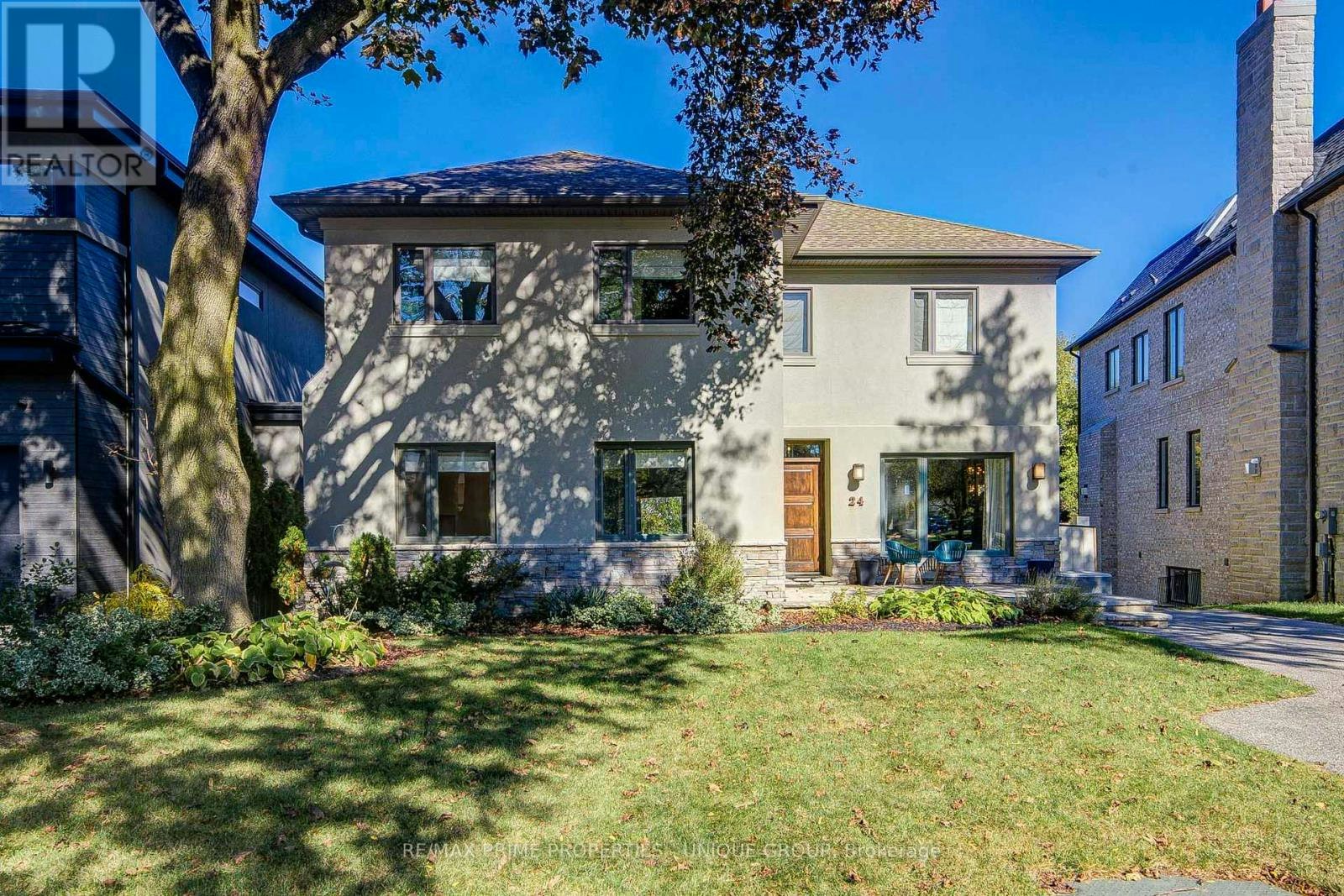 24 Cedarbank Crescent, Toronto, ON, M3B 3A4