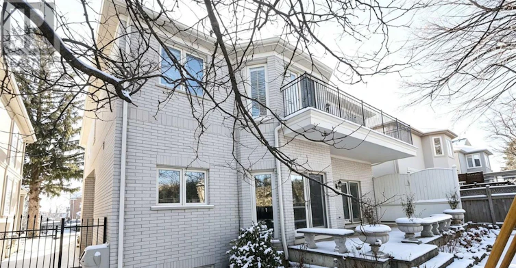 472 Spring Gate Boulevard, Vaughan, ON, L4J 5C7
