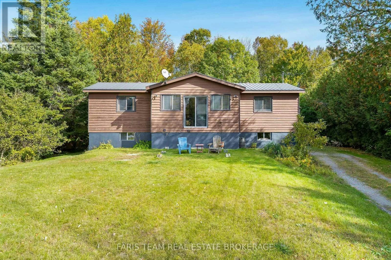 7 Couchiching Crescent, Tiny, ON, L9M 0C6