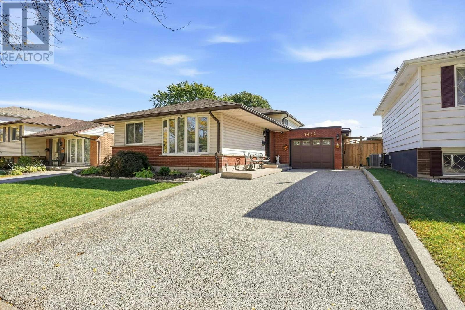 2432 Cyprus Avenue, Burlington, ON, L7P 1G6