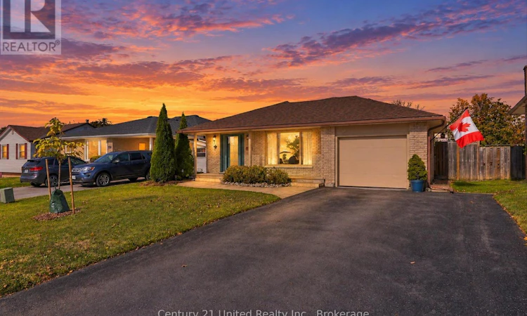 898 Sydenham Road