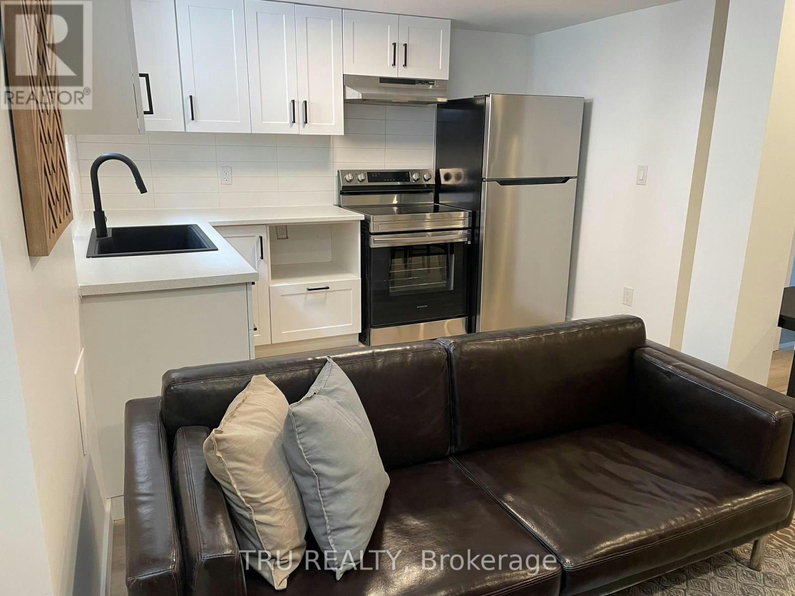 B-2443 Sudbury Avenue, Ottawa, ON, K2C 1L6 - 11