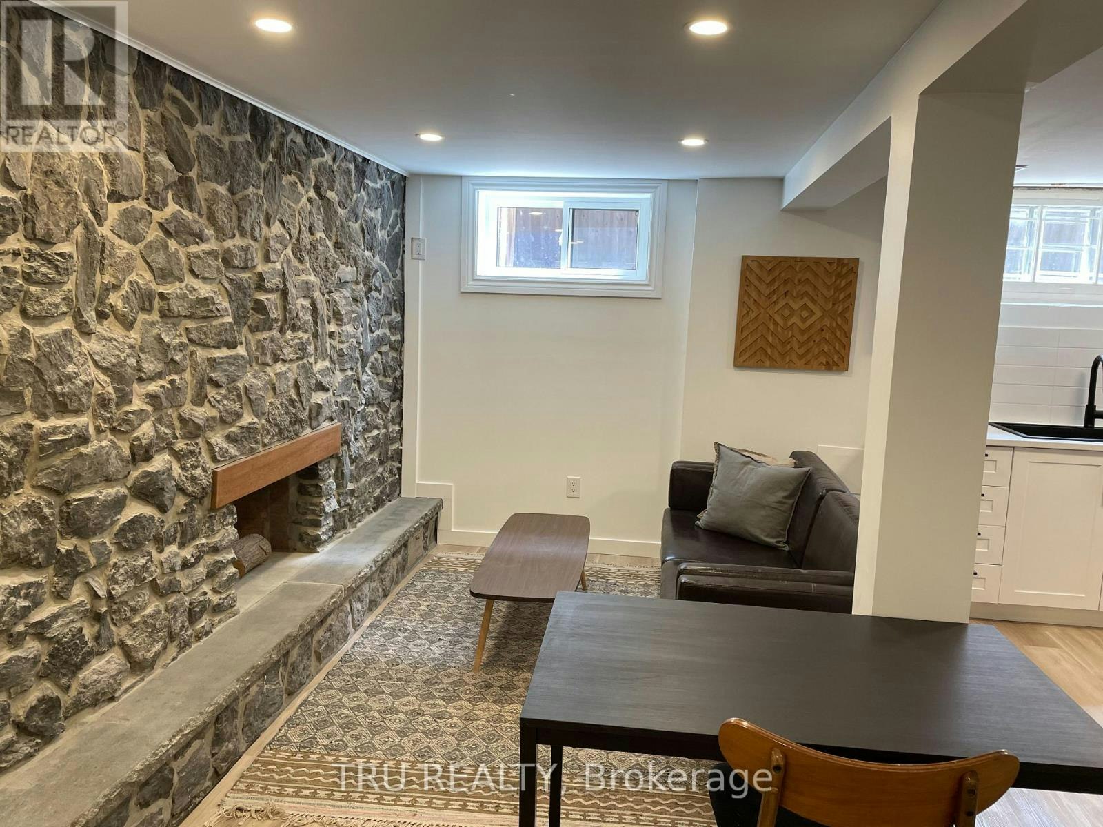 B-2443 Sudbury Avenue, Ottawa, ON, K2C 1L6 - 9