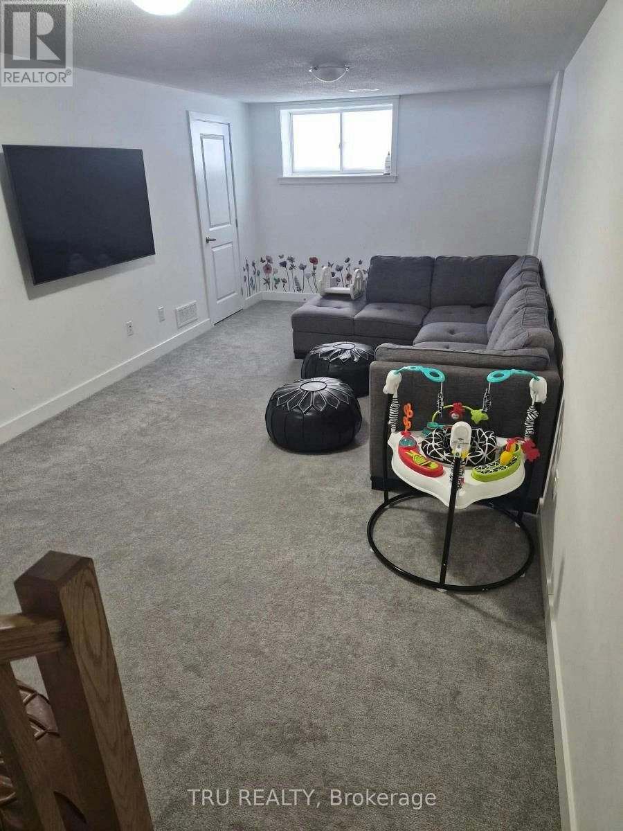 2037 Allegrini Terrace, Ottawa, ON, K2S 2S7 - 16