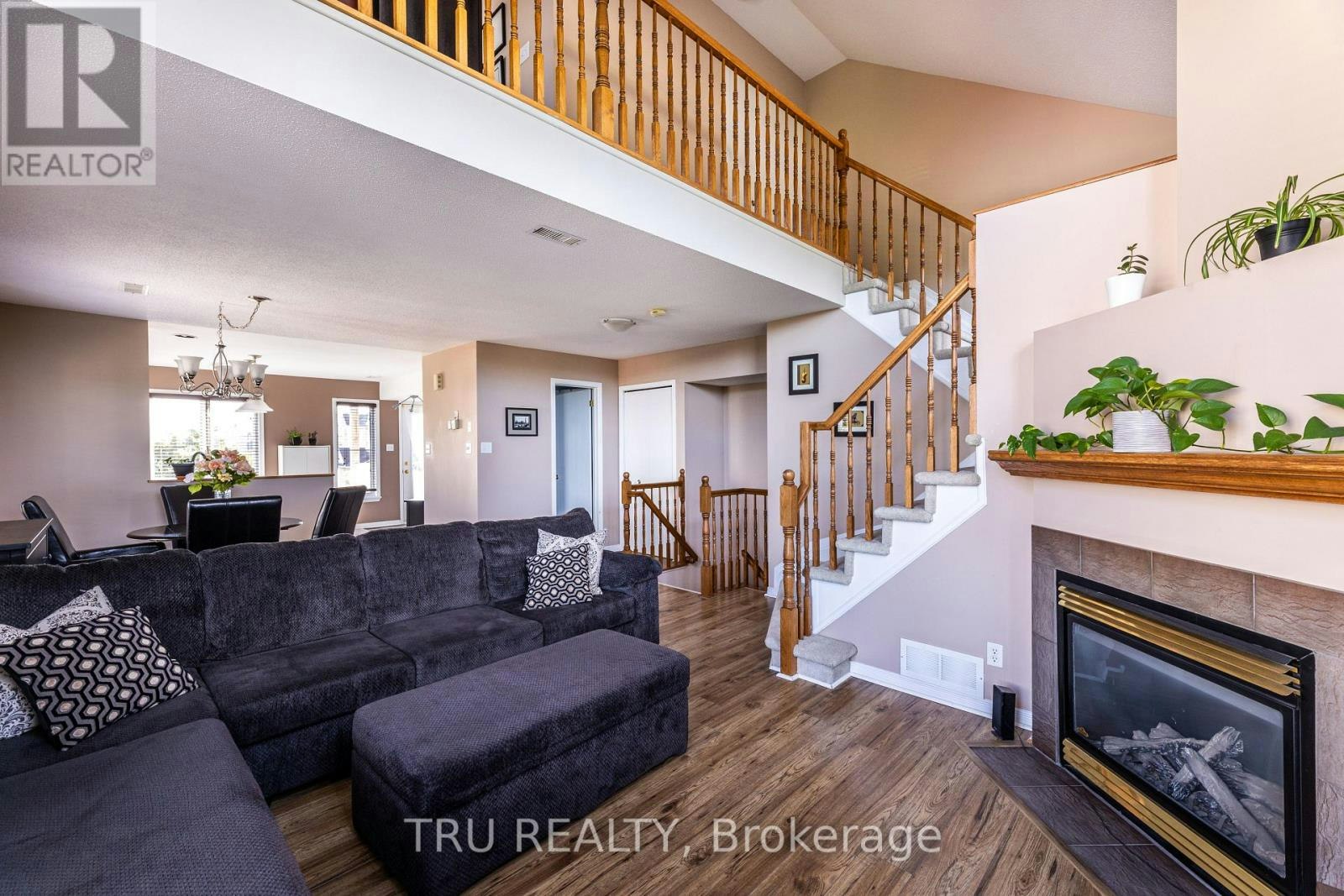 1707 Blohm Drive, Ottawa, ON, K1G 6N6 - 2