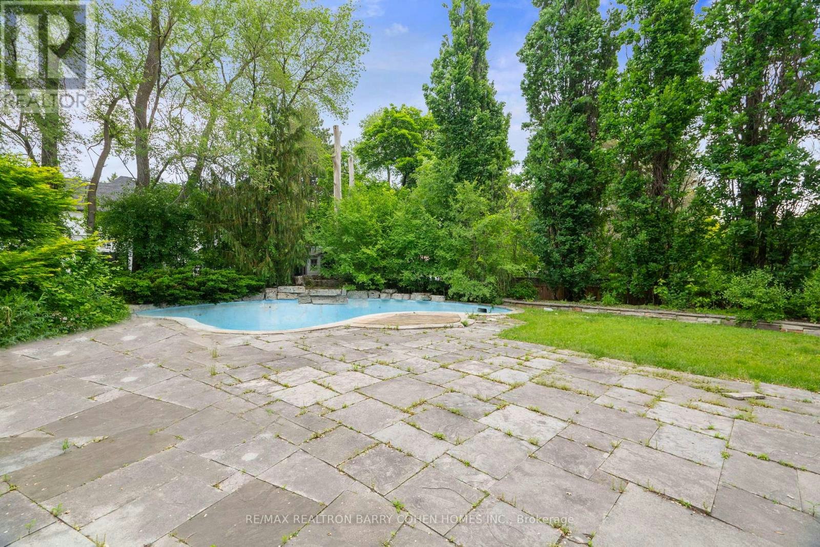 40 Old Colony Road, Toronto, ON, M2L 2K1 - 40