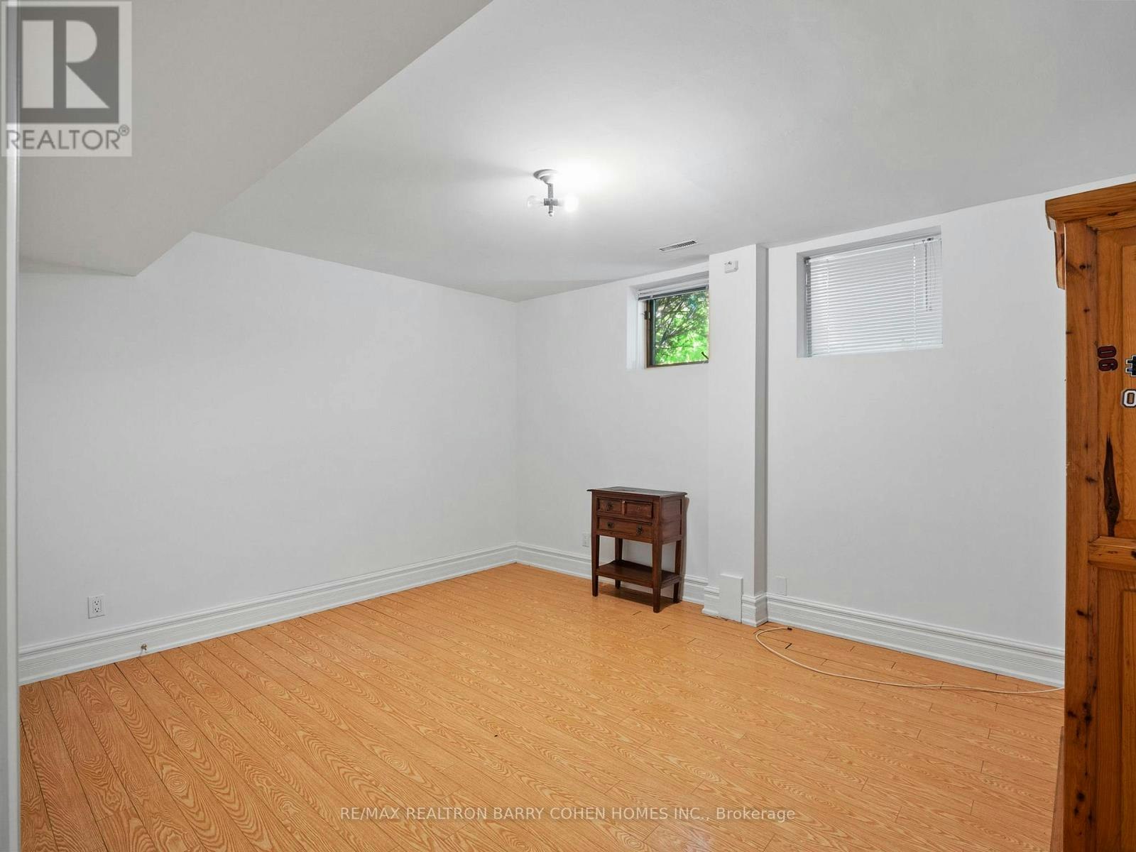 40 Old Colony Road, Toronto, ON, M2L 2K1 - 38