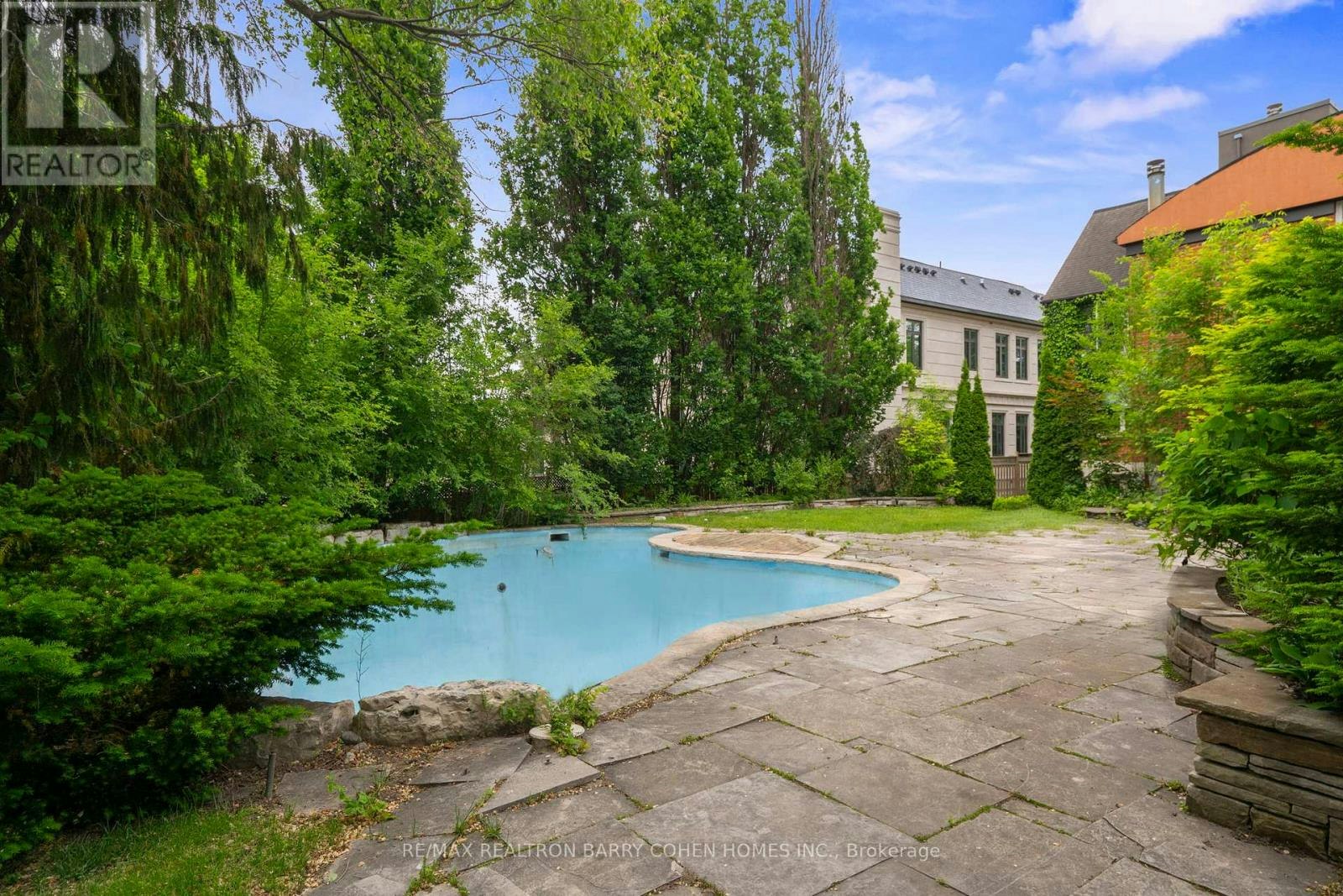 40 Old Colony Road, Toronto, ON, M2L 2K1 - 41