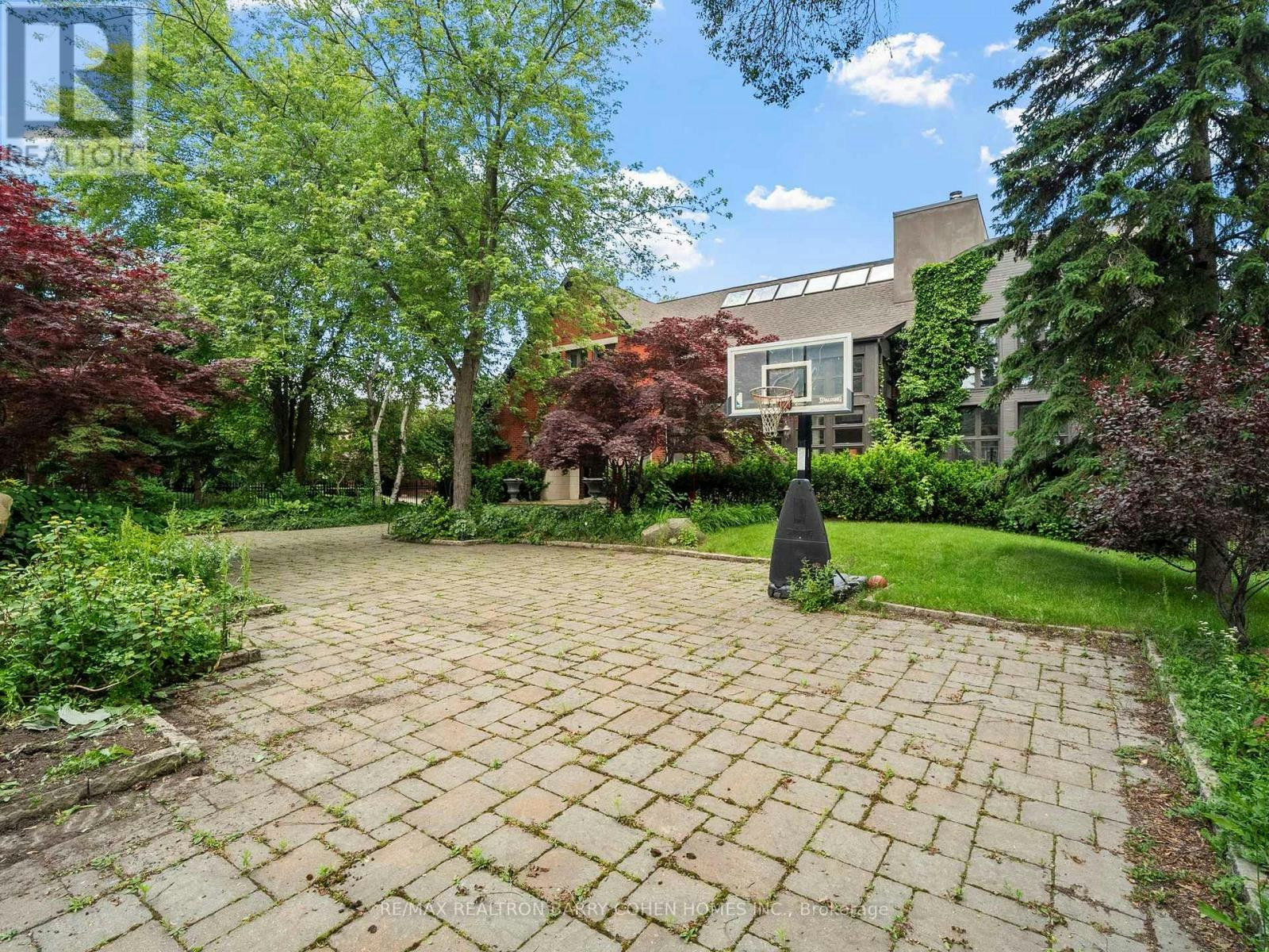 40 Old Colony Road, Toronto, ON, M2L 2K1 - 4