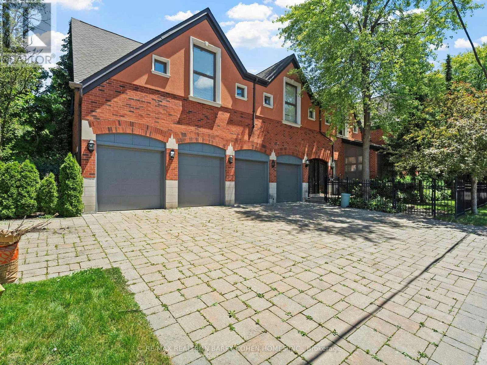40 Old Colony Road, Toronto, ON, M2L 2K1 - 2