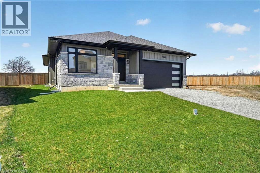 6192 Curlin Crescent, Niagara Falls, ON, L2H 3W8