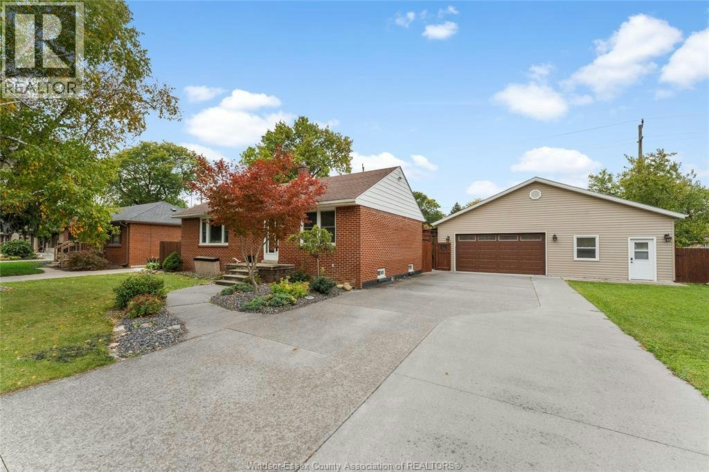 2505 Virginia Park Avenue, Windsor, ON, N9E 2B5
