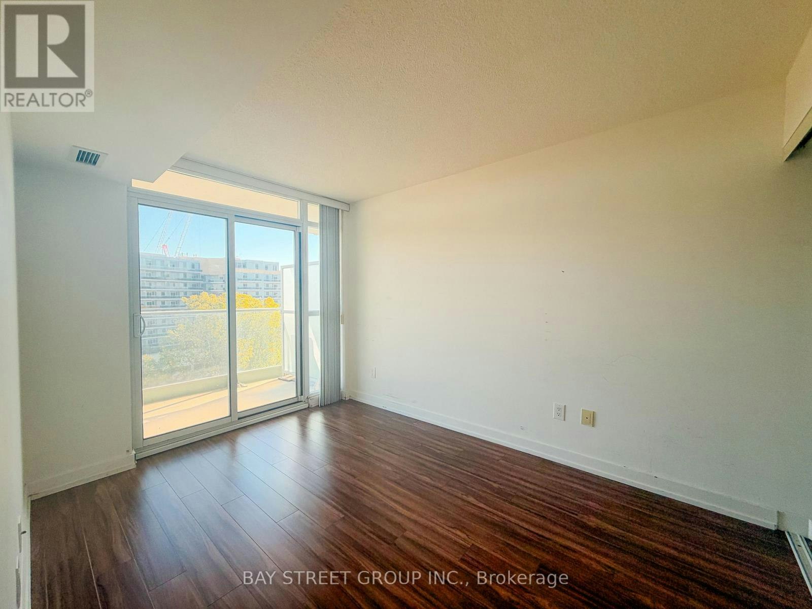 701-33 Singer Court, Toronto, ON, M2K 0B4 - 2
