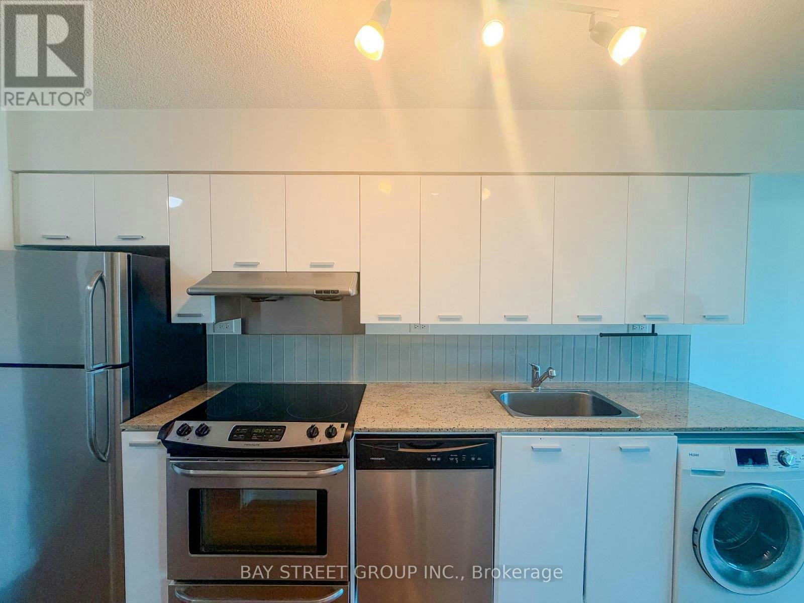 701-33 Singer Court, Toronto, ON, M2K 0B4 - 4