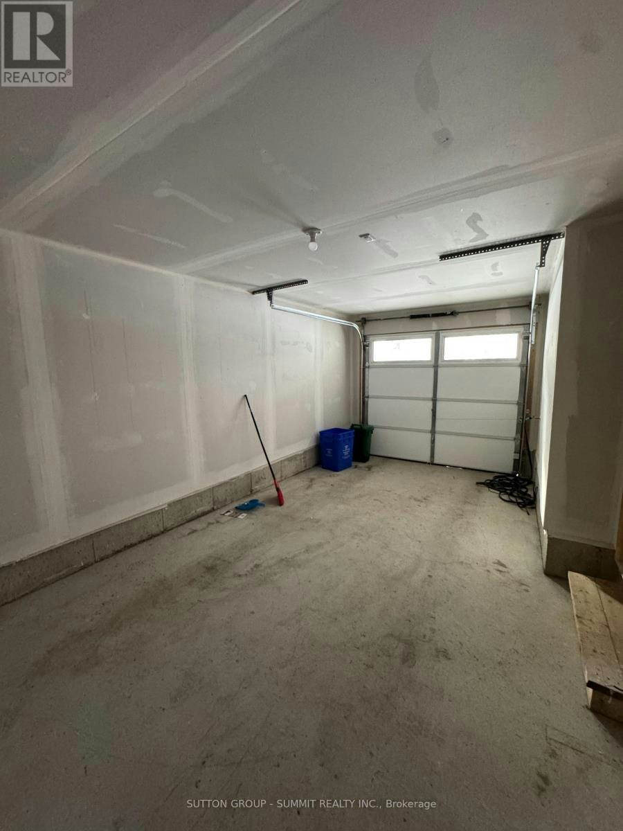 3355 Thunderbird Promenade, Pickering, ON, L1X 0N1 - 9