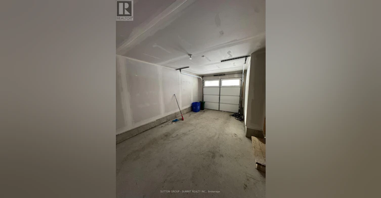 3355 Thunderbird Promenade, Pickering, ON, L1X 0N1 - 9
