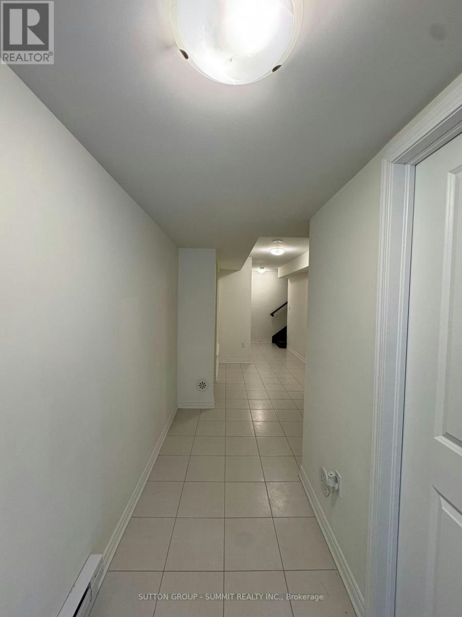 3355 Thunderbird Promenade, Pickering, ON, L1X 0N1 - 3