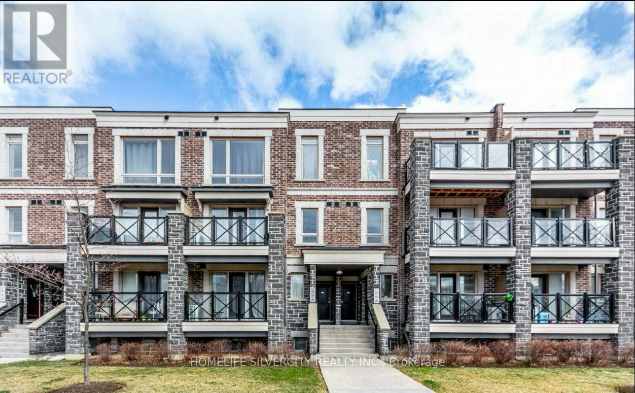 114-2 Dunsheath Way, Markham, ON, L6B 1N3