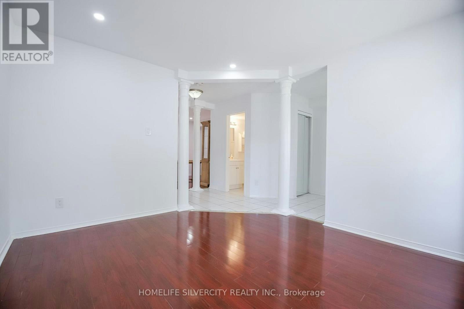 22 Meadow Glade Road, Brampton, ON, L6R 1Z7 - 9