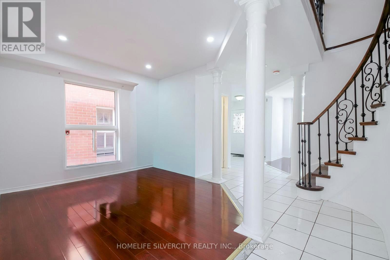 22 Meadow Glade Road, Brampton, ON, L6R 1Z7 - 16