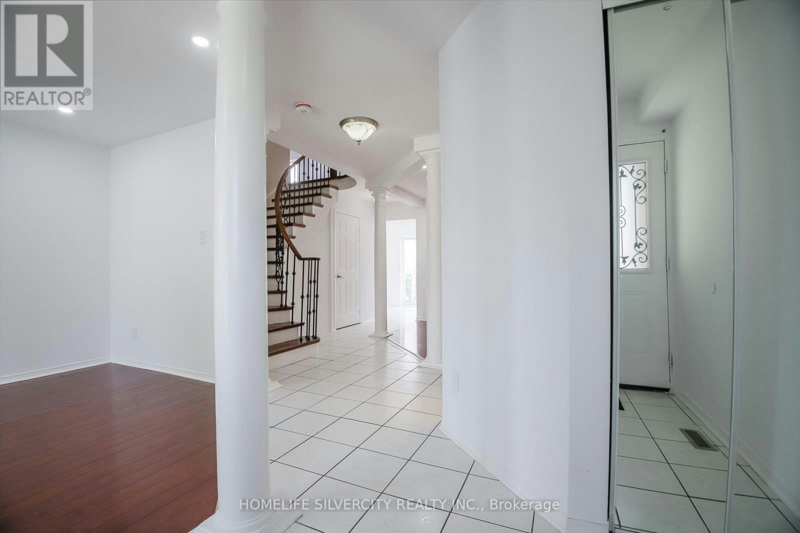22 Meadow Glade Road, Brampton, ON, L6R 1Z7 - 17