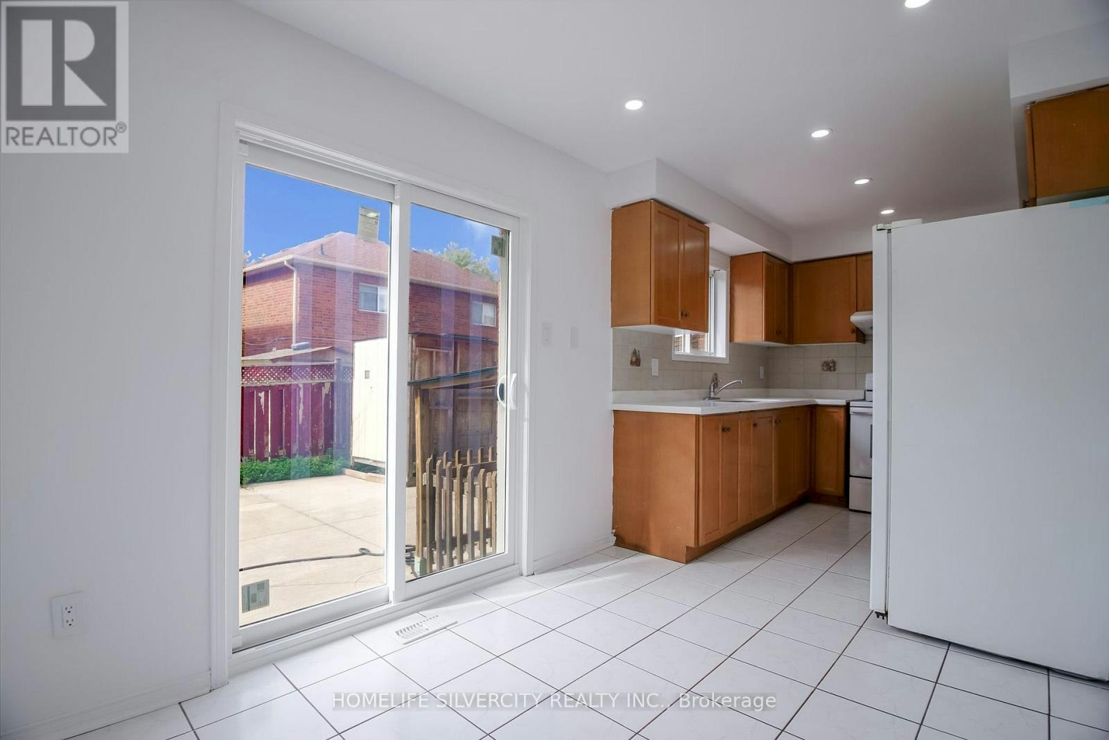 22 Meadow Glade Road, Brampton, ON, L6R 1Z7 - 15