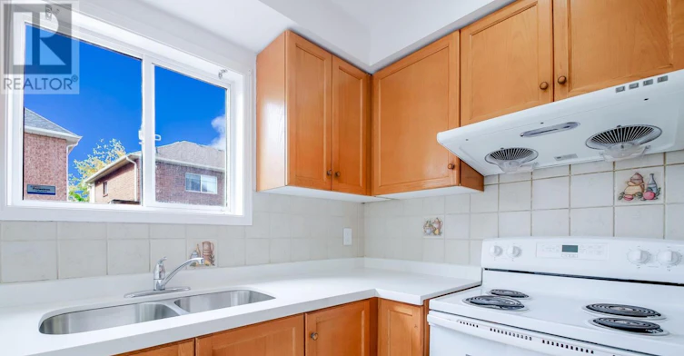 22 Meadow Glade Road, Brampton, ON, L6R 1Z7 - 14