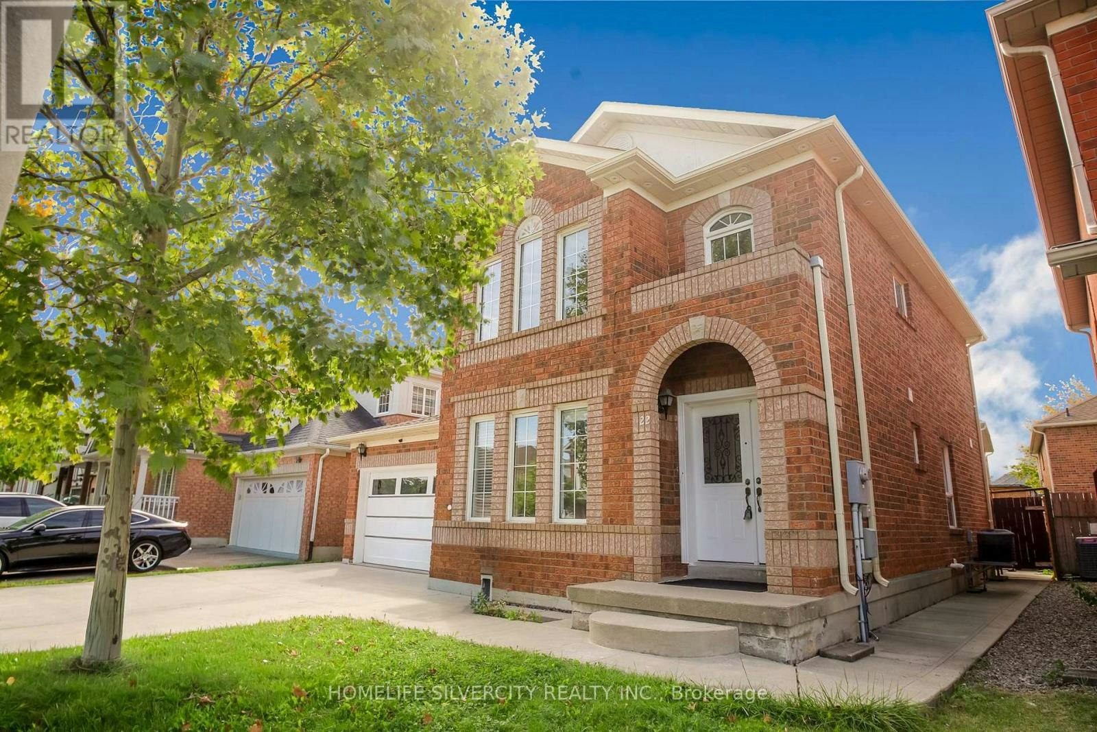 22 Meadow Glade Road, Brampton, ON, L6R 1Z7 - 4