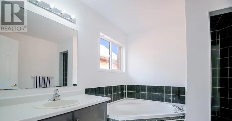 22 Meadow Glade Road, Brampton, ON, L6R 1Z7 - 28