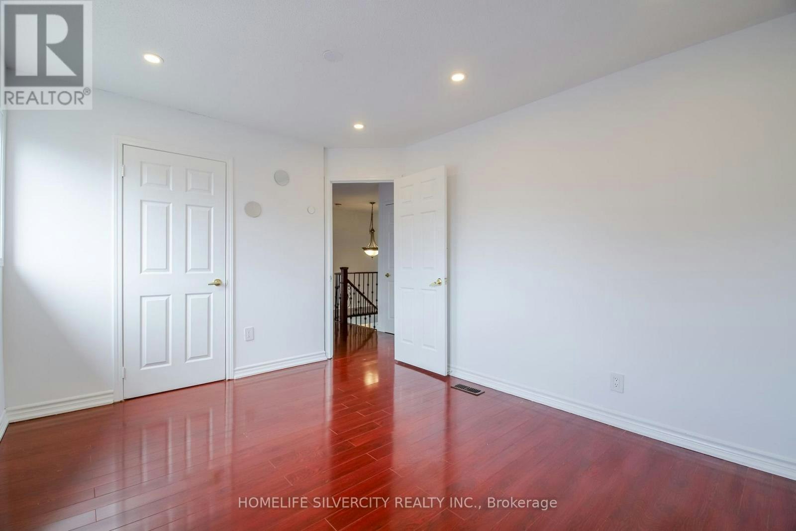 22 Meadow Glade Road, Brampton, ON, L6R 1Z7 - 23