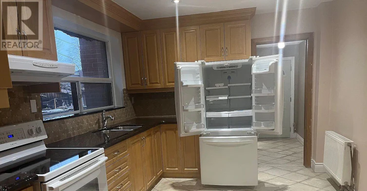 190 Campbell (Main Floor Avenue, Toronto, ON, M6P 3V4 - 2