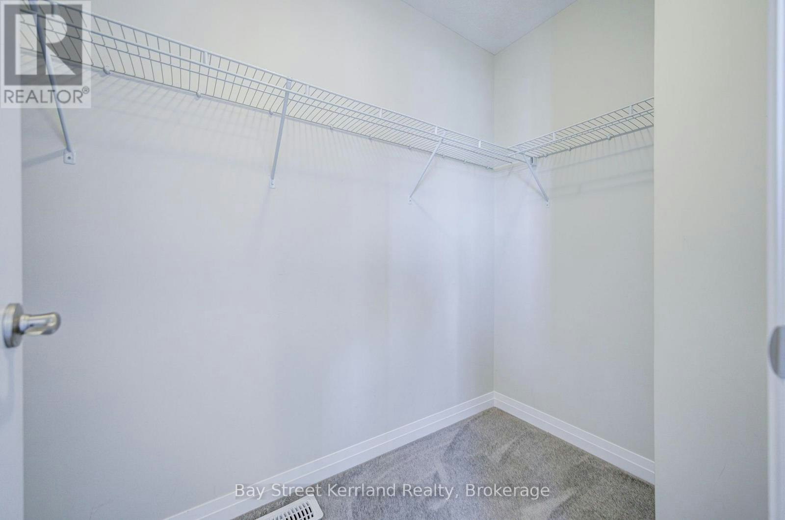 7 Sportsman Hill Street, Kitchener, ON, N2P 2N7 - 31