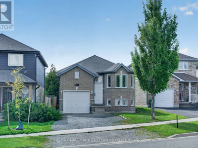 656 Clancy Crescent - 2