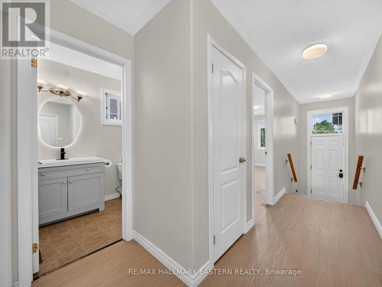 656 Clancy Crescent, Peterborough, ON, K9K 2S3 - 8