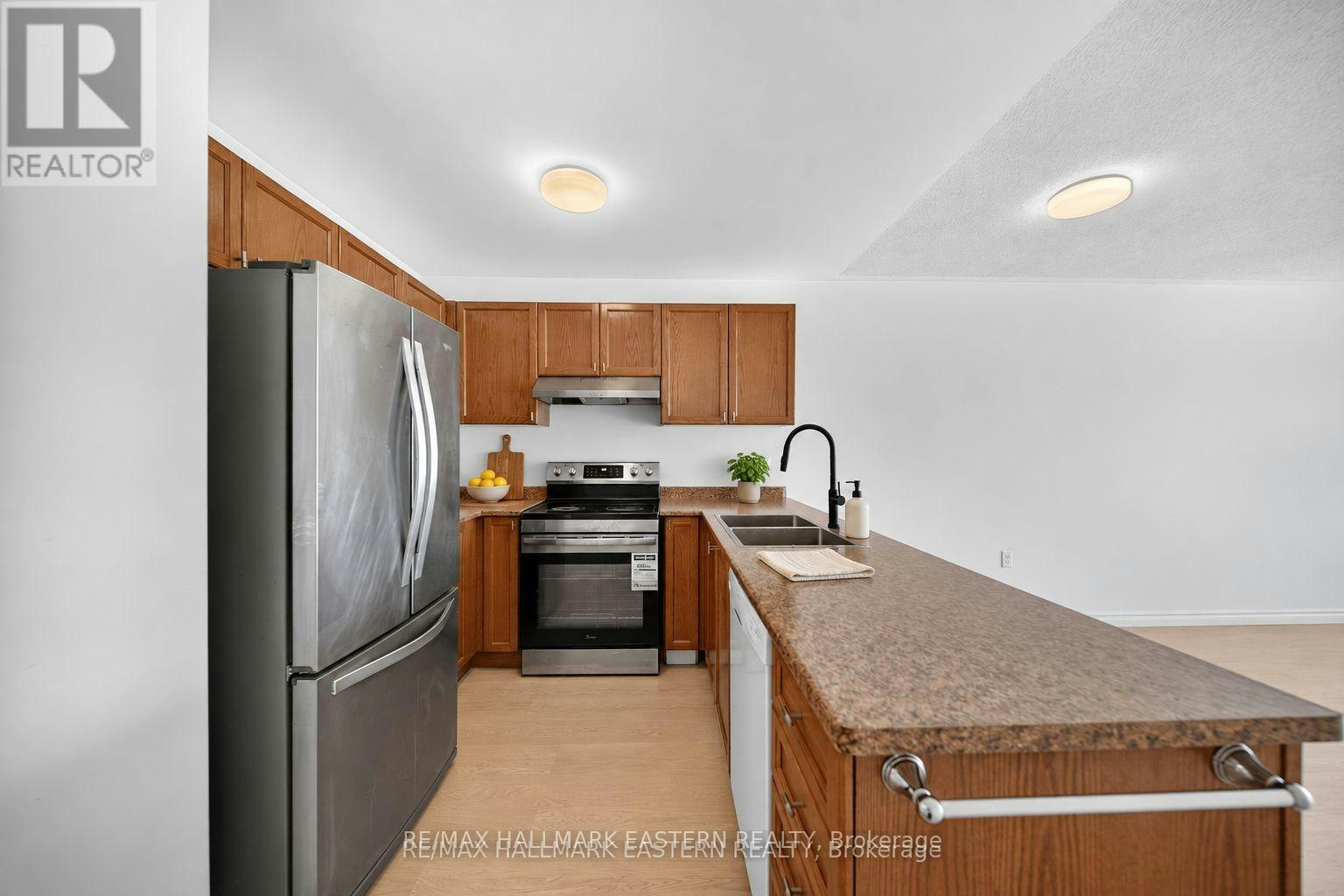 656 Clancy Crescent, Peterborough, ON, K9K 2S3 - 9