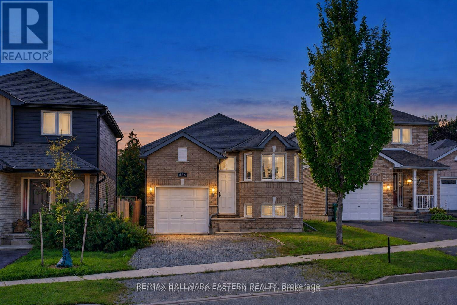 656 Clancy Crescent, Peterborough, ON, K9K 2S3 - 4