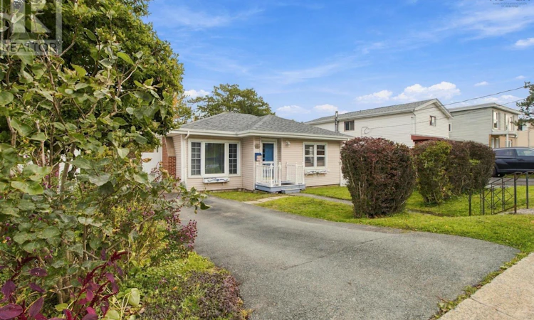 8 Rodney Road