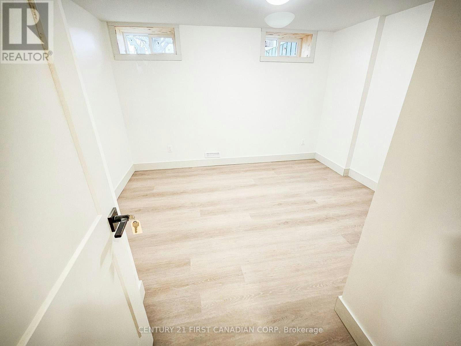 LOWER-29 Ford Crescent, London, ON, N6G 1H8 - 11
