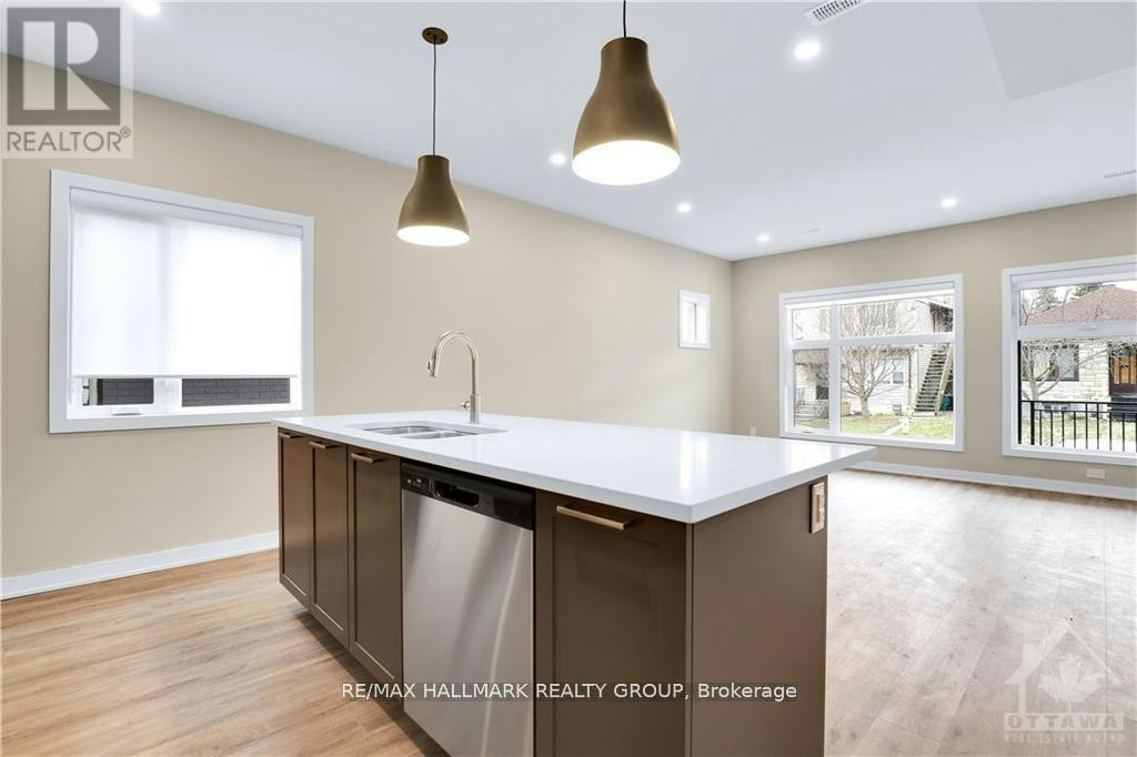 314 Mona Avenue, Ottawa, ON, K1L 7A2 - 8