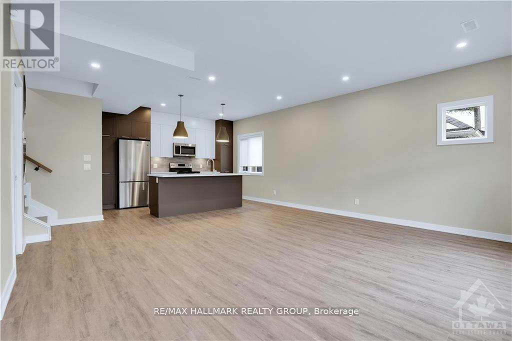 314 Mona Avenue, Ottawa, ON, K1L 7A2 - 4