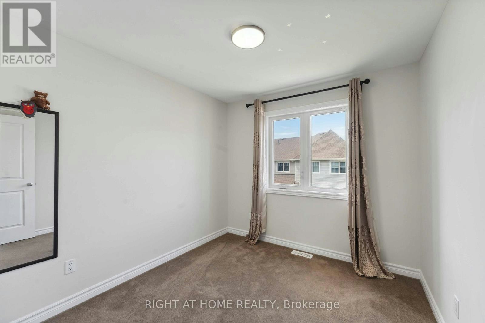 819 Miikana Road, Ottawa, ON, K1X 0G5 - 30