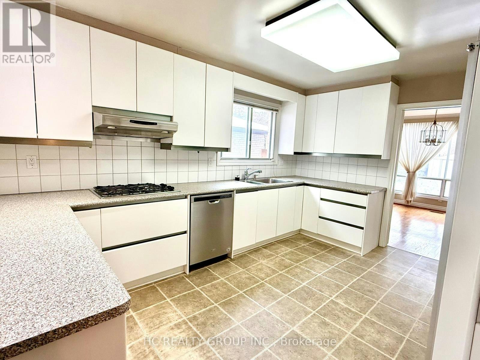 54 Kentland Crescent, Toronto, ON, M2M 2X6 - 3