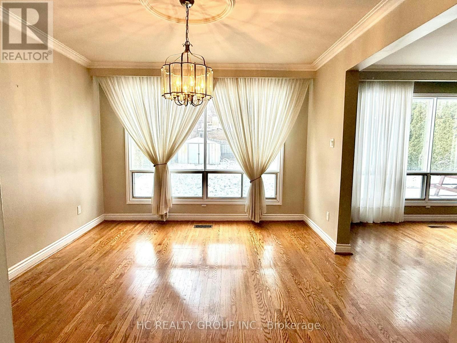 54 Kentland Crescent, Toronto, ON, M2M 2X6 - 7