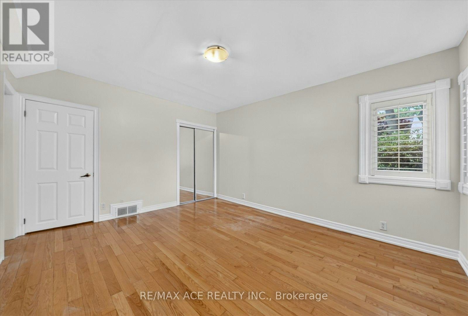 MAIN-3 Larwood Boulevard, Toronto, ON, M1M 2M4 - 18