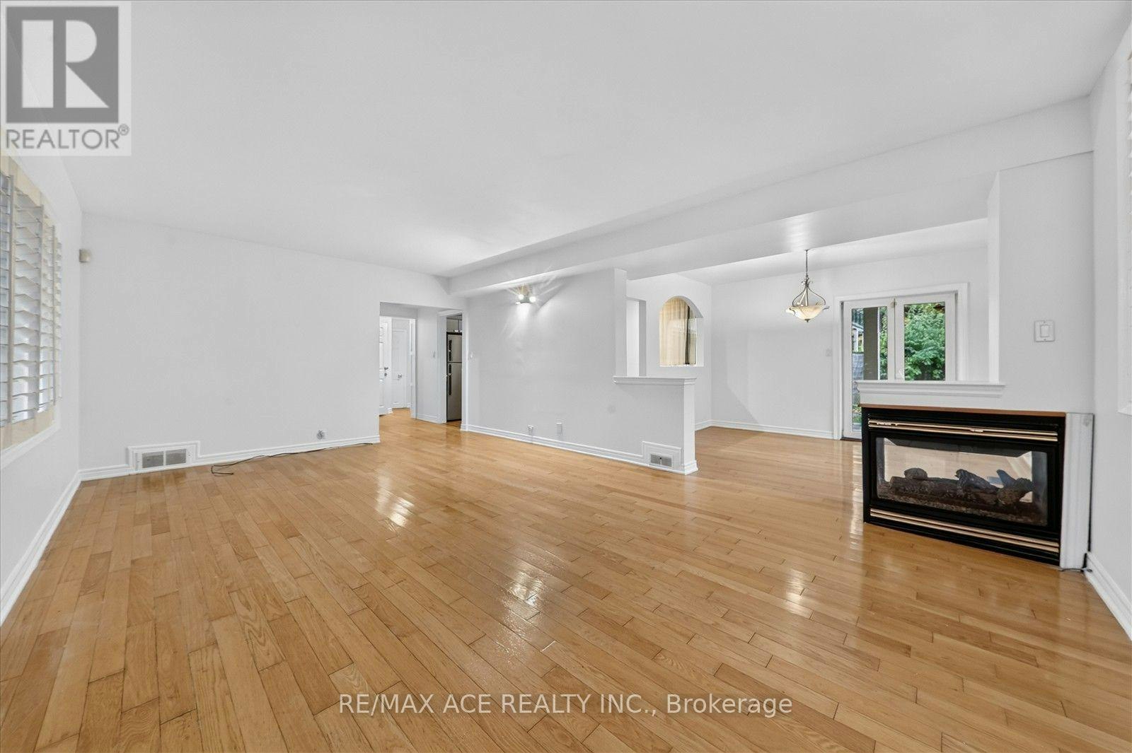 MAIN-3 Larwood Boulevard, Toronto, ON, M1M 2M4 - 7