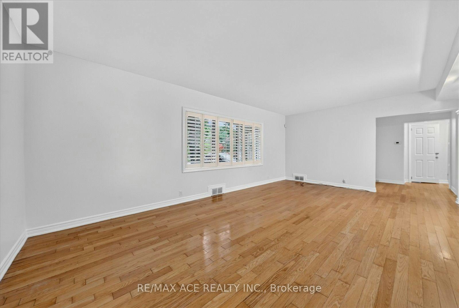 MAIN-3 Larwood Boulevard, Toronto, ON, M1M 2M4 - 8