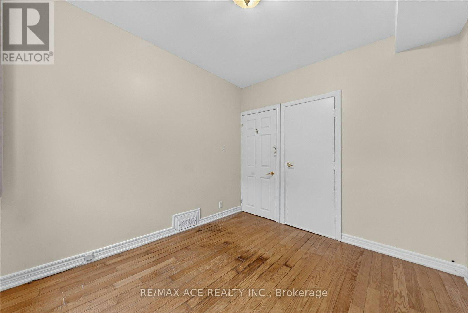 MAIN-3 Larwood Boulevard, Toronto, ON, M1M 2M4 - 21