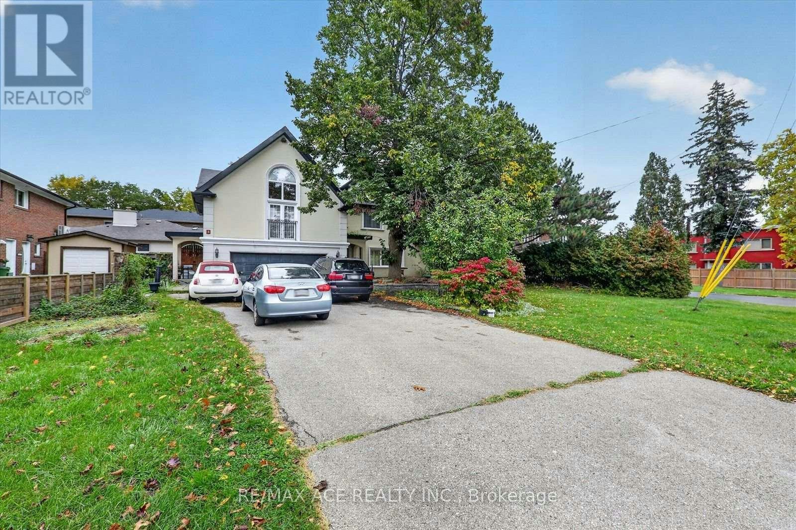 MAIN-3 Larwood Boulevard, Toronto, ON, M1M 2M4 - 2